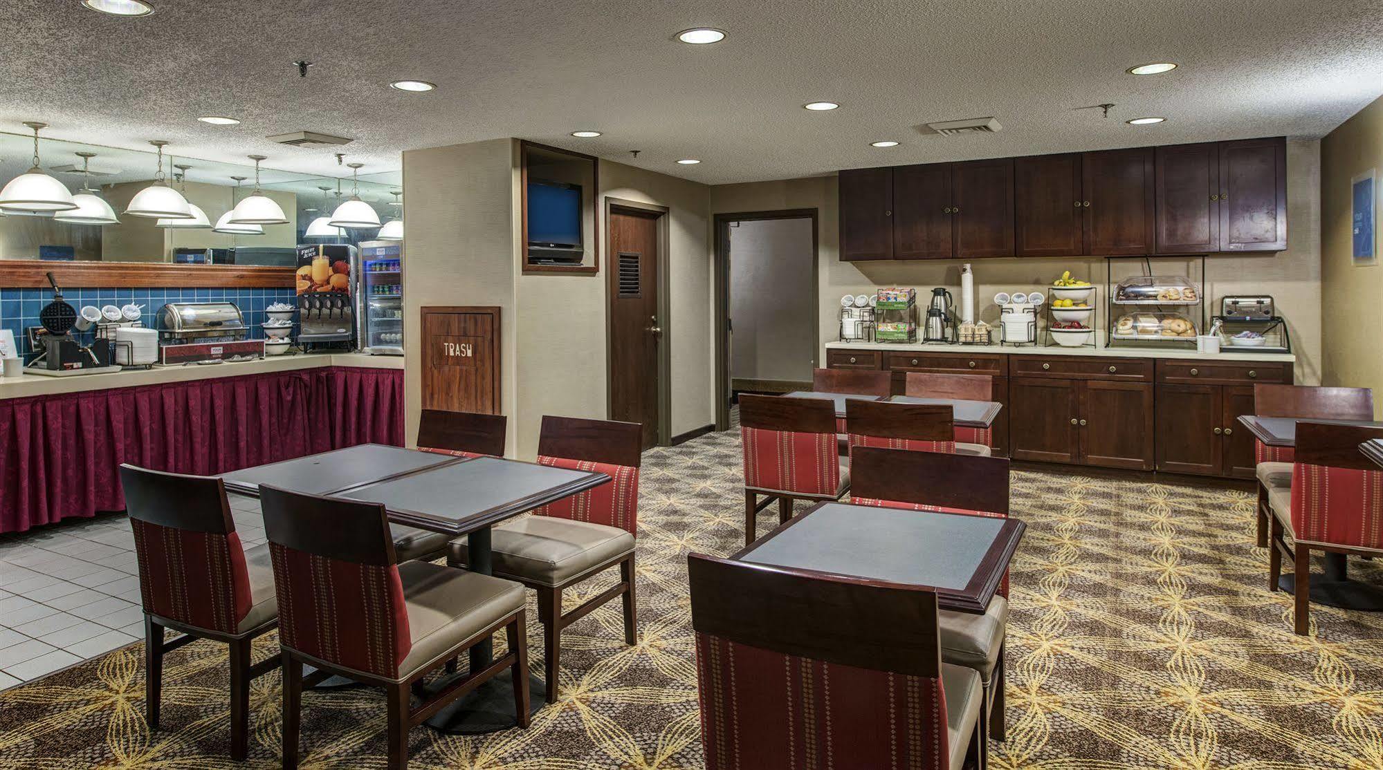 Comfort Inn - Hall Of Fame Canton Dış mekan fotoğraf